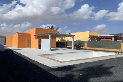 Villa for sale in Caleta de Fuste, Antigua, Las Palmas, Fuerteventura. 